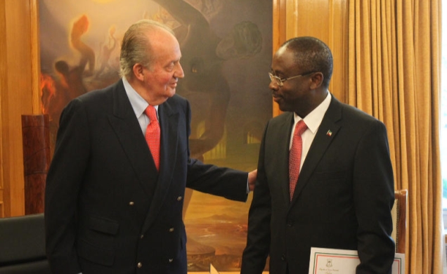King Juan Carlos meeting with Equatorial Guinea foreign minister. Guinea Ecuatorial, Agapito Mba Mokuy