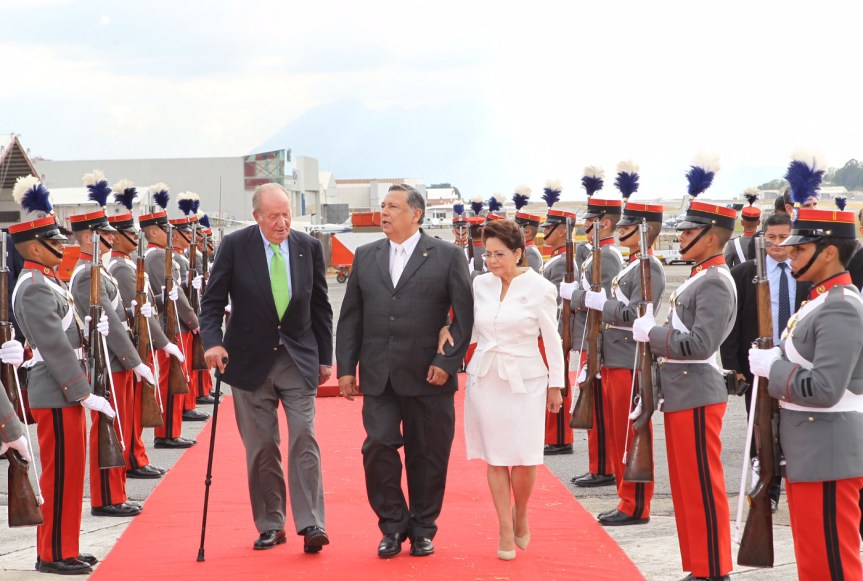 rey_guatemala_toma_posesion_20160113_02