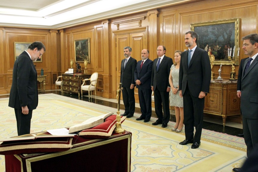 rey_jura_presidente_gobierno_rajoy_20161031_02